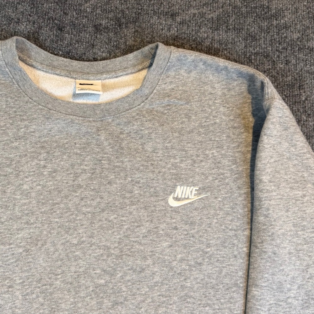Nike Sportswear Club Fleece Crewneck Sweatshirt Heather Grey Mens XL Embroidered